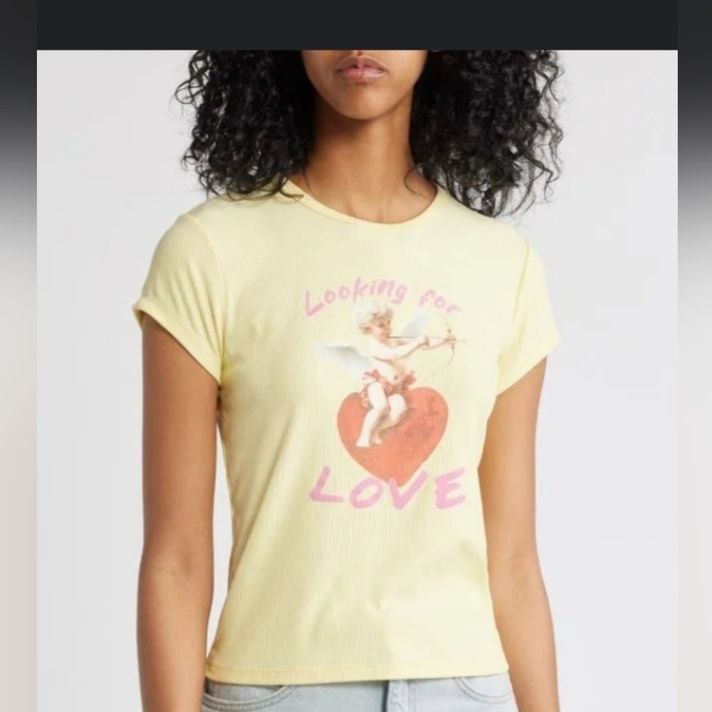 Trust The Universe  Looking For Love Baby Tee Short Sleeve Crewneck Size Medium